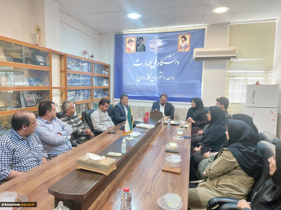 بازدید ریاست محترم  دانشگاه ملی مهارت استان فارس و هیأت همراه از آموزشکده دختران کازرون  4